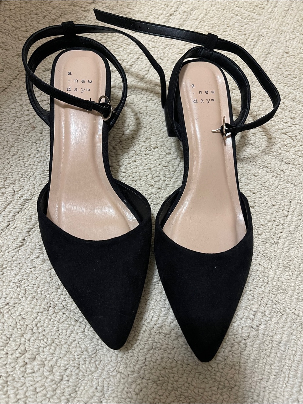 A new day heels size 8 excellent condition